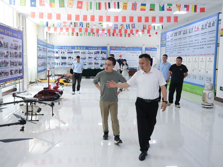 Dr. Zhai from Stanford University in Silicon Valley, USA Visits China Coal Group for Inspection and Guidance
